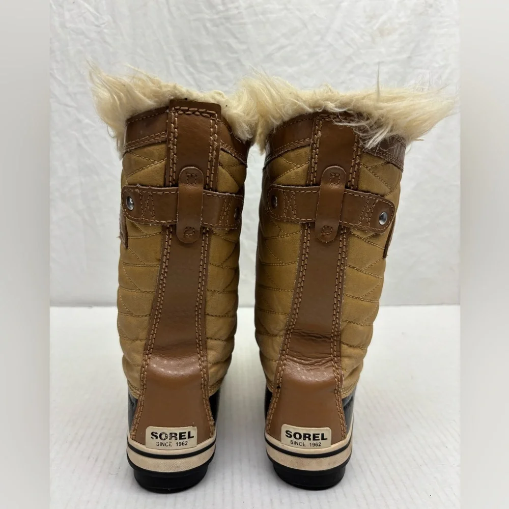 Sorel Tan and Black Faux Fur Winter Lace-Up Boots, SZ 3 little girl, box 22